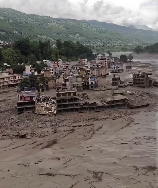 बाढीपछि त्रिशूली बजारको अवस्था भयावह, जनजीवन प्रभावित