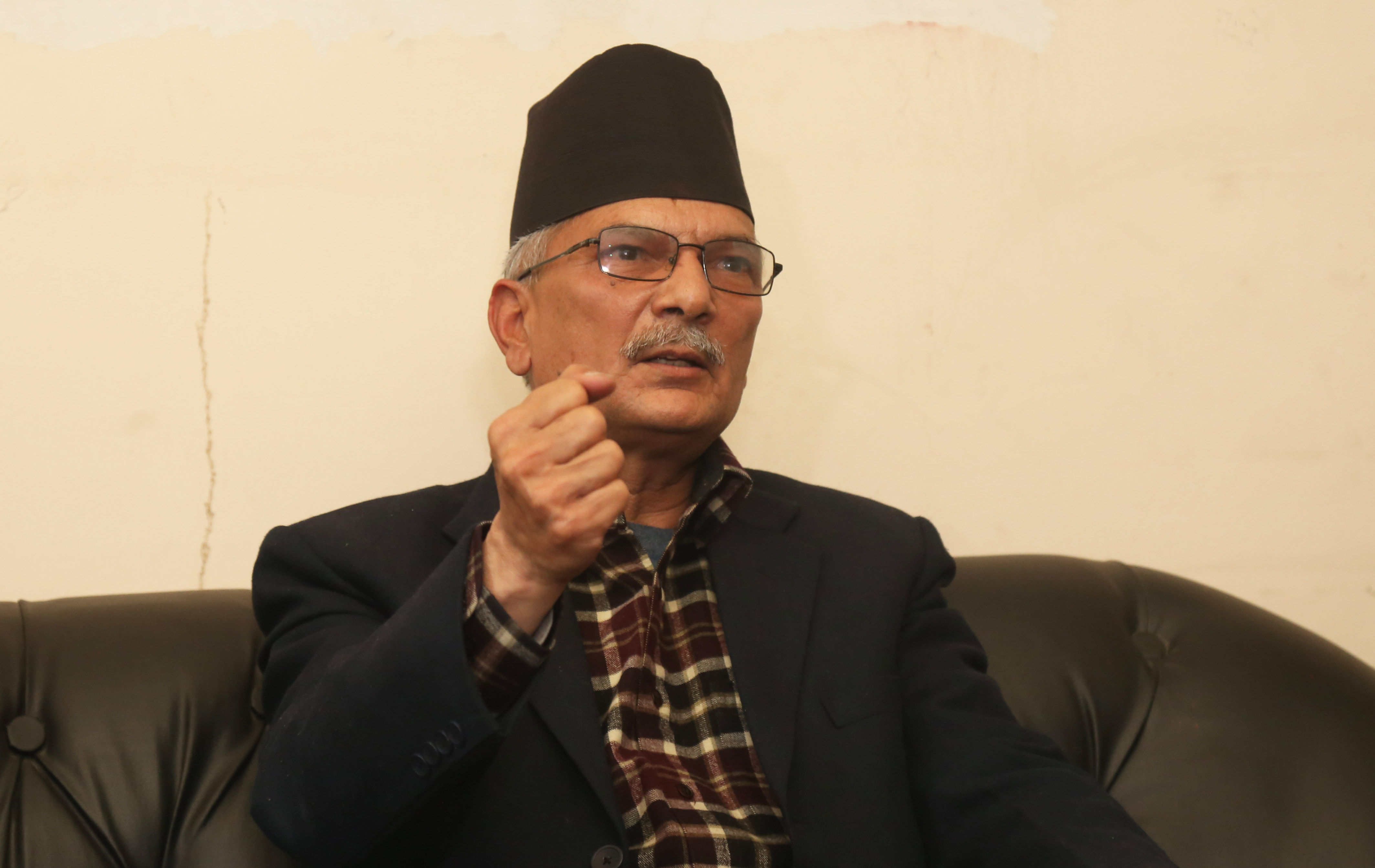 गोरखा-२ को चुनावी समीकरण फेरियो: बाबुराम भट्टराईले उम्मेदवारी फिर्ता लिए