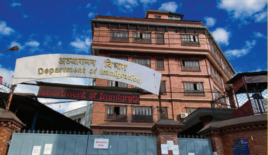 ठमेलबाट पक्राउ परेका २० विदेशी महिला डिपोर्ट: यौन धन्दामा संलग्न गिरोहको खुलासा